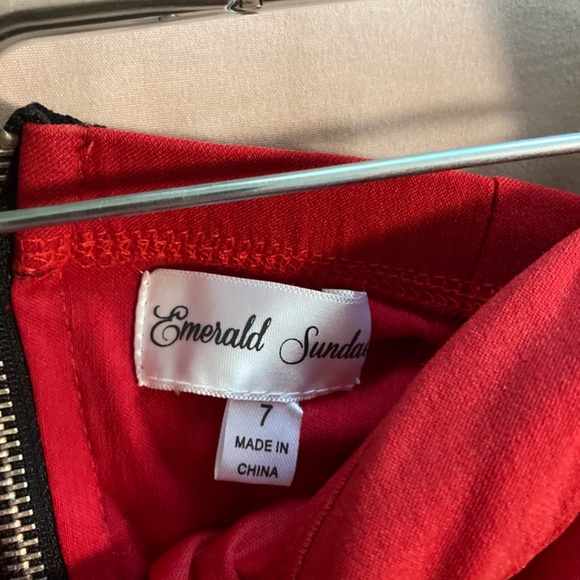 Stretchy red dress - Picture 2 of 3